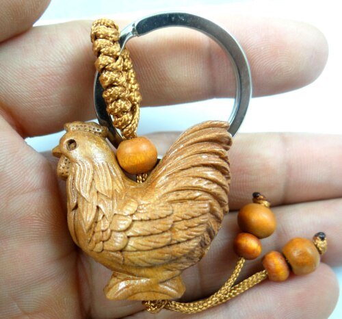 Natural Mahogany Chicken Keychain - casadechicka